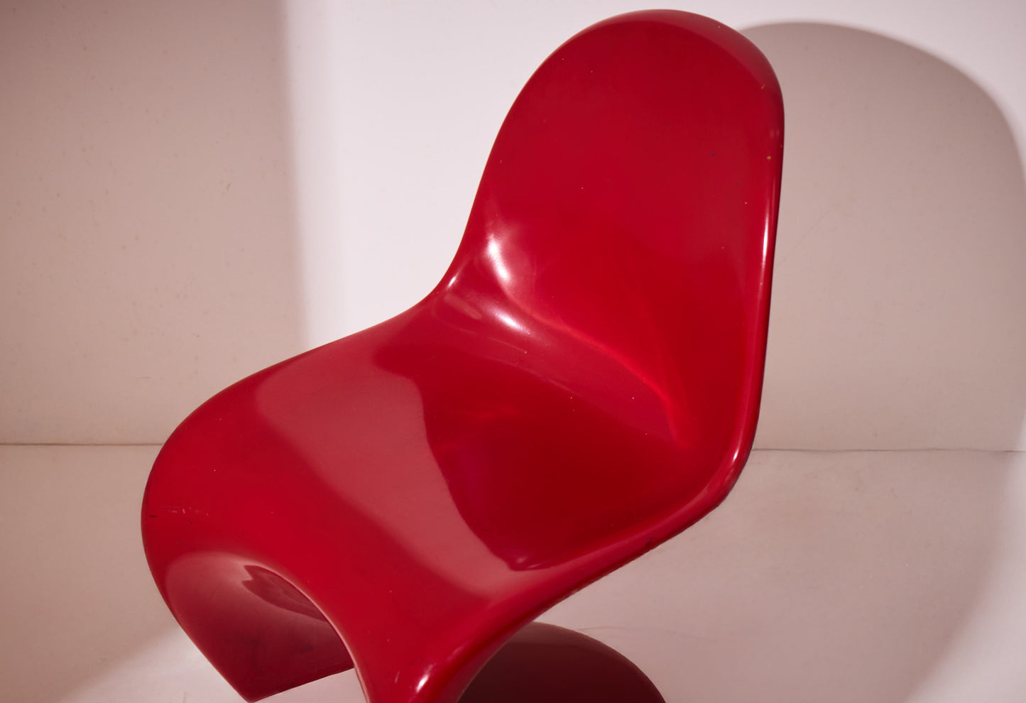 Early Herman Miller Fiberglass Panton Chair – Translucent Red-close