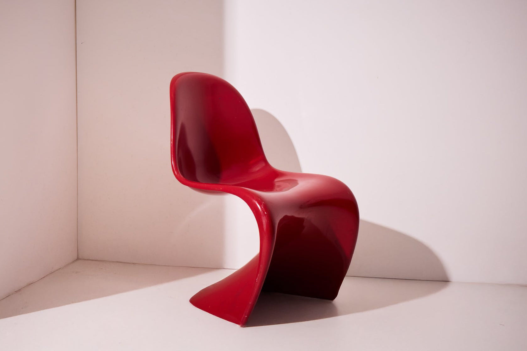 Early Herman Miller Fiberglass Panton Chair – Translucent Red-right