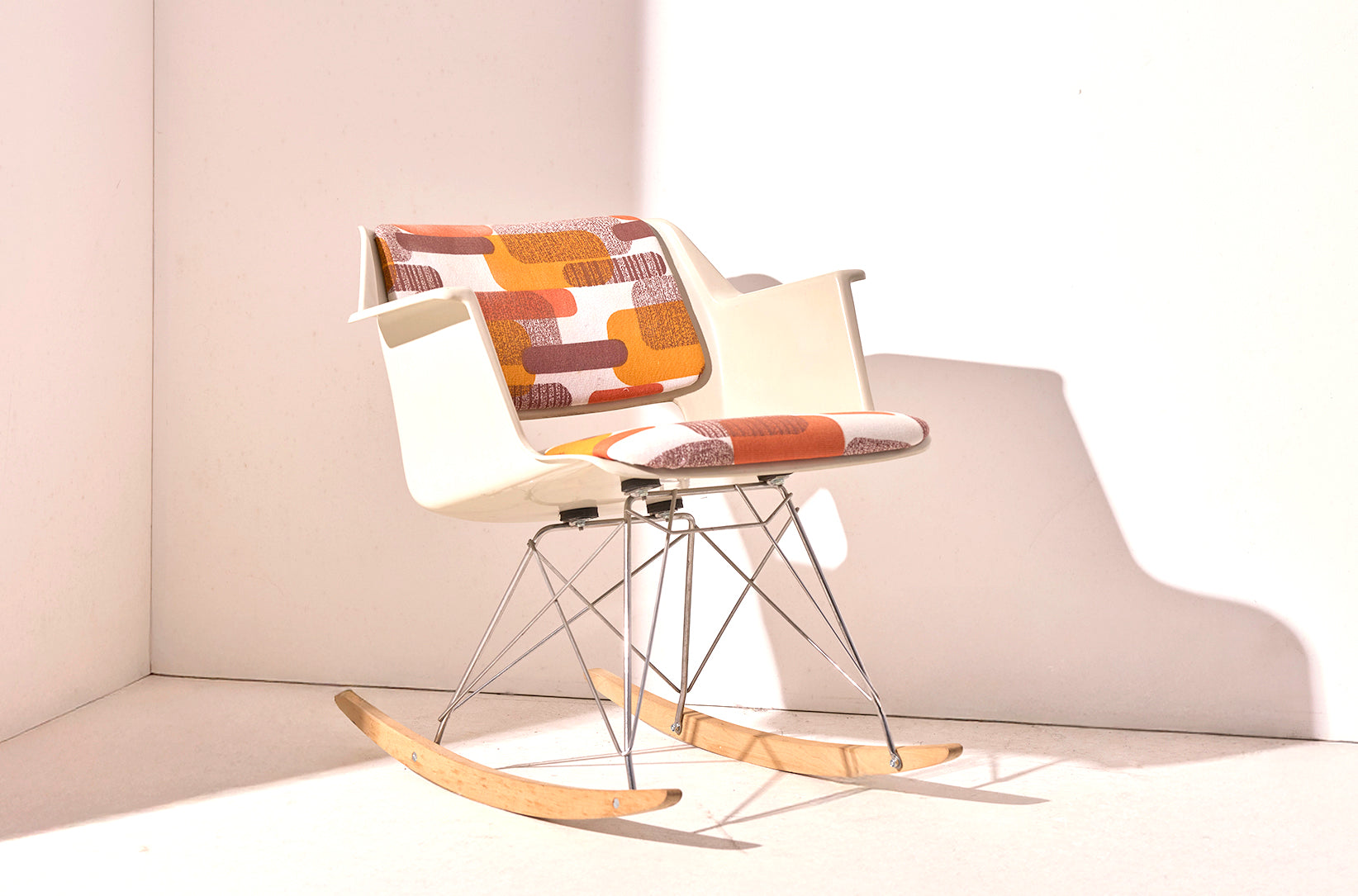 Gispen 2225 Rocking Chair on Eames Base-BaanCollection
