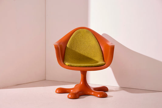 Orion Chair by Eero Aarnio (orange) -Baan collection-frontal