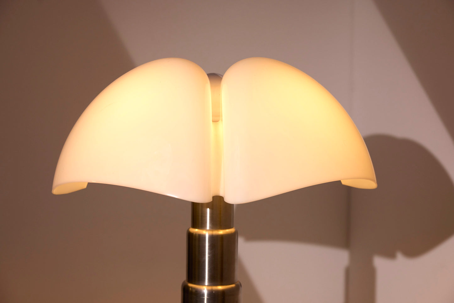Pipistrello Lamp — Gae Aulenti forMartinelli Luce-White Large-baancollection-02