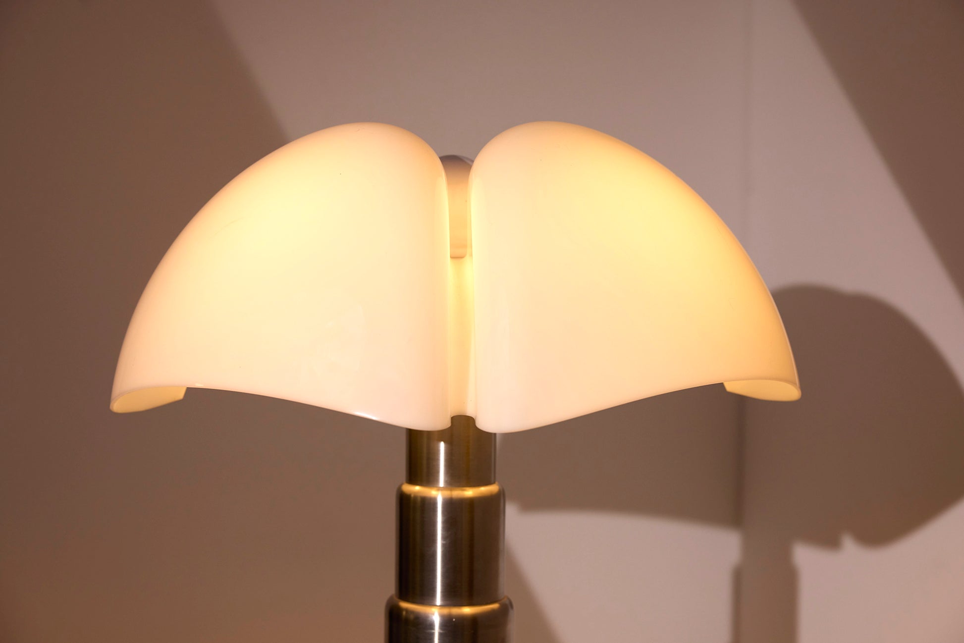 Pipistrello Lamp — Gae Aulenti forMartinelli Luce-White Large-baancollection-02