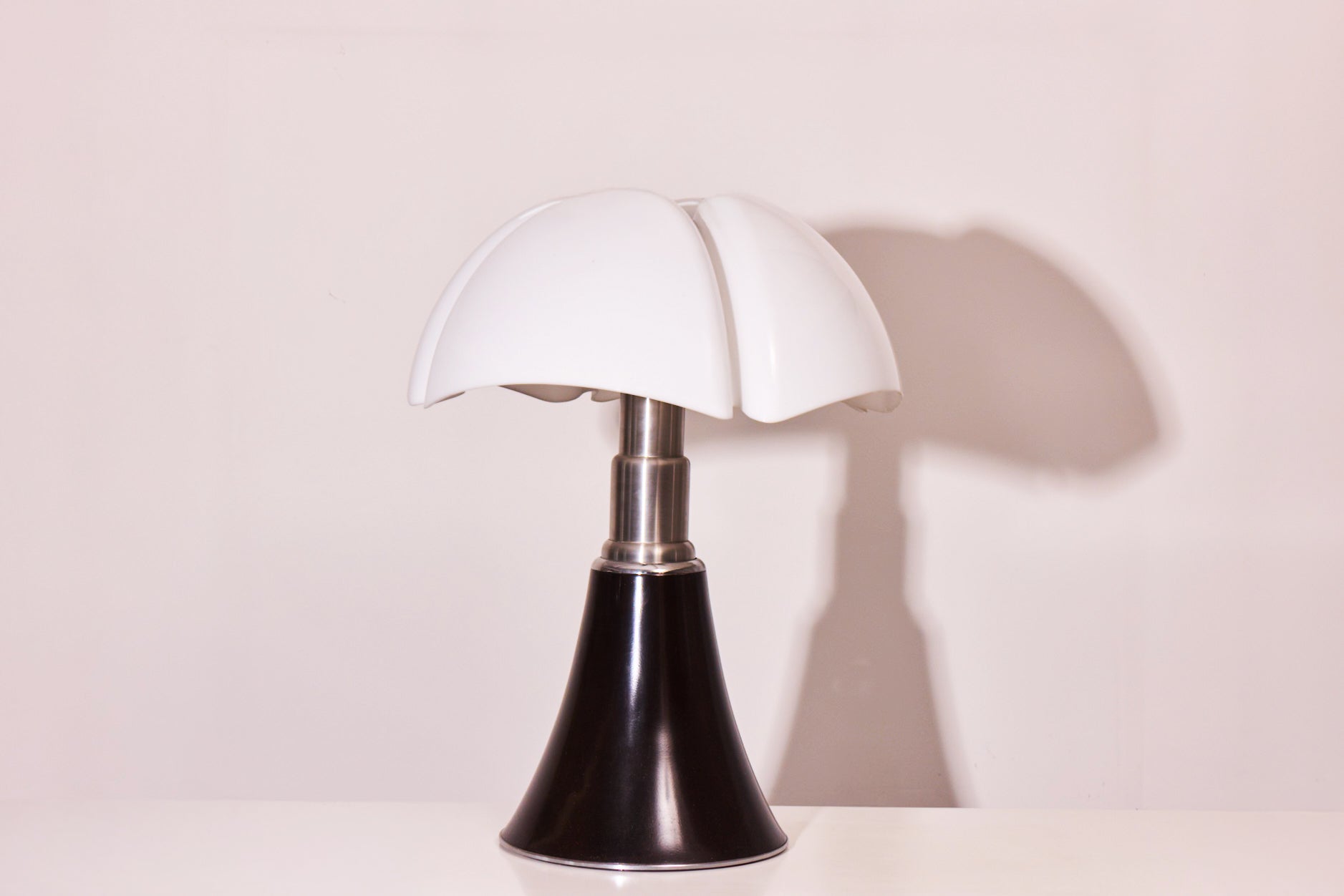 Pipistrello Table Lamp – White/Black - XL-baancollection