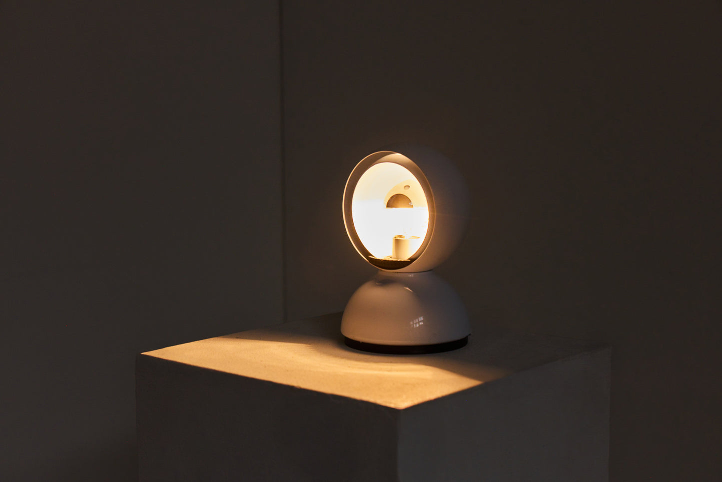 Vico Magistretti – Eclisse Table Lamp, Italy 1960s-baan-collection