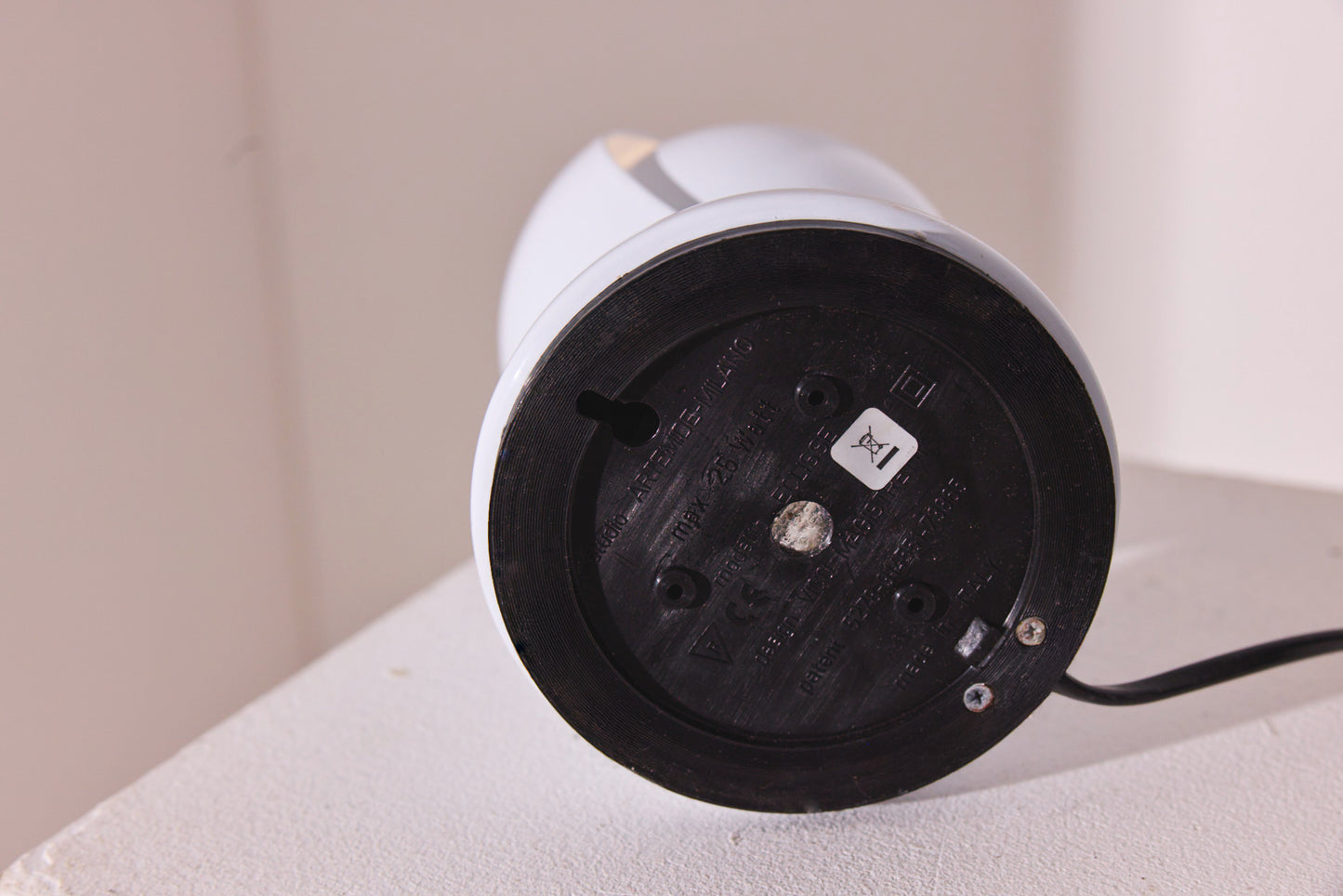 Vico Magistretti – Eclisse Table Lamp, White, Italy 1960s-baan-collection-closeup