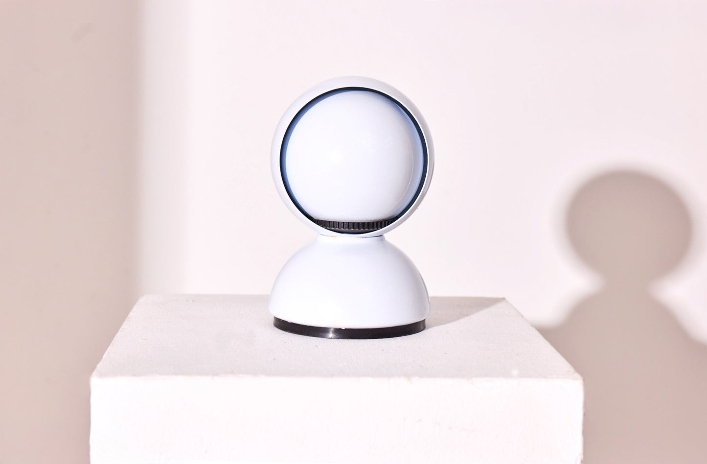 Vico Magistretti – Eclisse Table Lamp, White, Italy 1960s-baan-collection-frontal