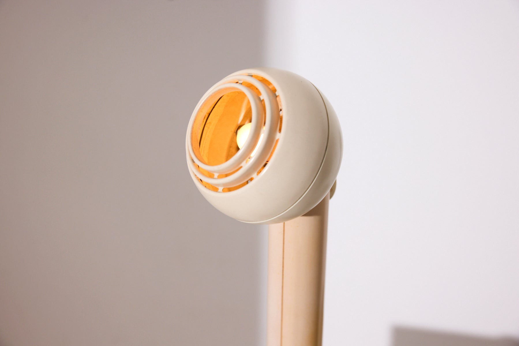baancollection-osram-magneticlamp-closeup