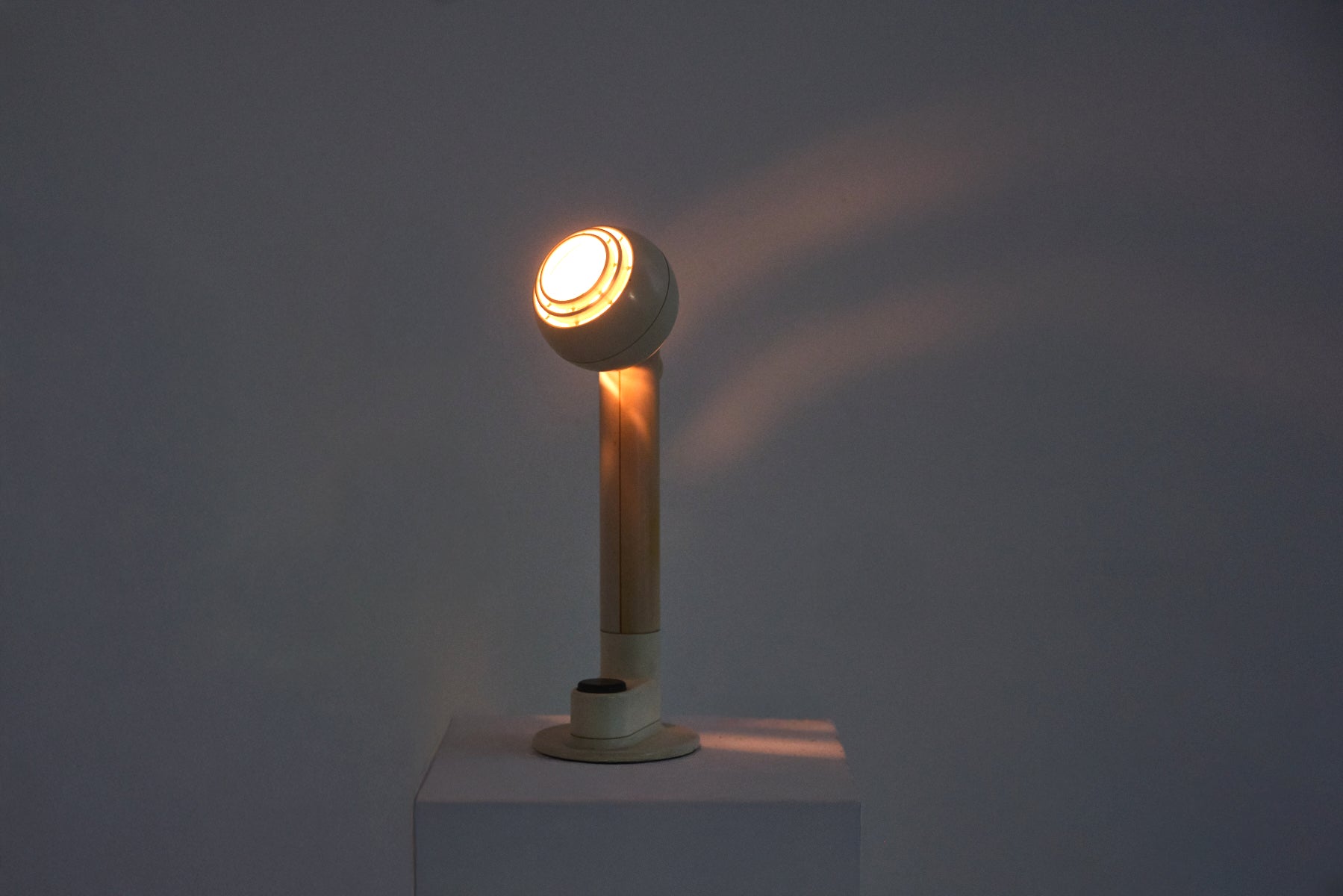 baancollection-osram-magneticlamp-night